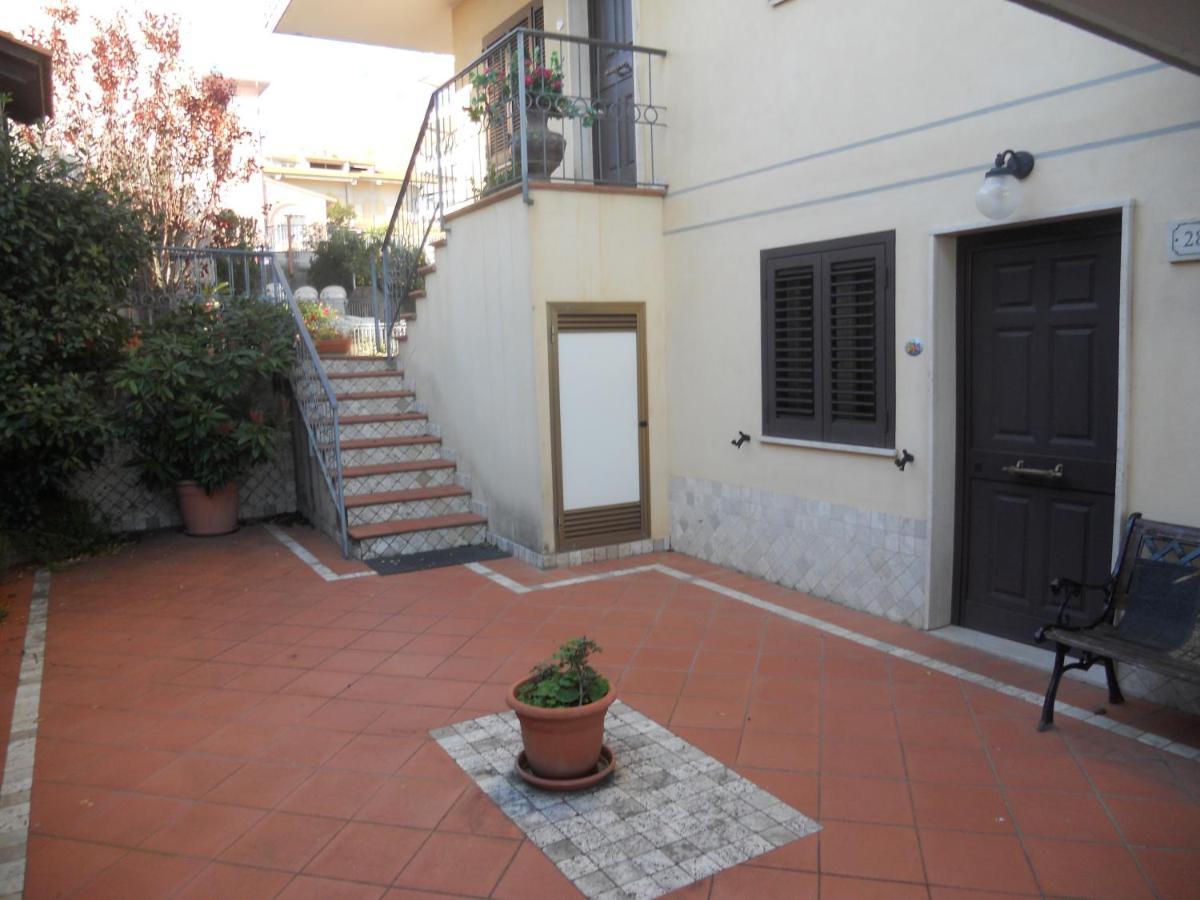 Villa Eleonora Formia Buitenkant foto