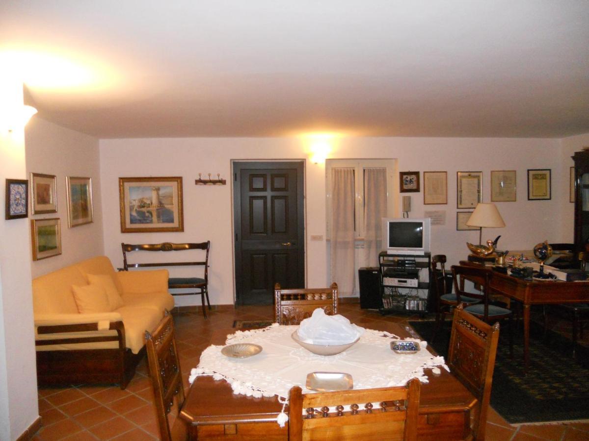 Villa Eleonora Formia Buitenkant foto