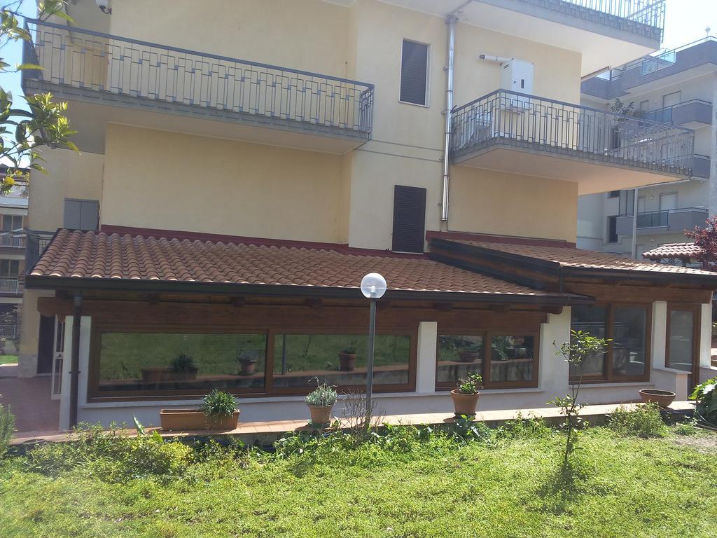 Villa Eleonora Formia Buitenkant foto